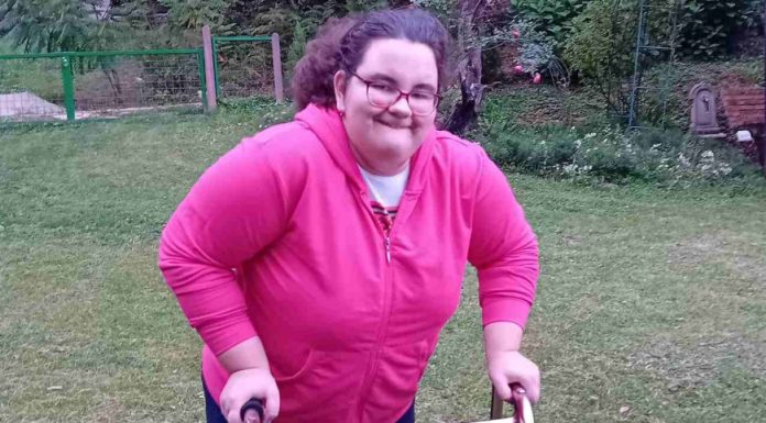 Dobri ljudi, telefon u ruke: Amra (16) treba našu pomoć Dobri ljudi, telefon u ruke: Amra (16) treba našu pomoć - featured image