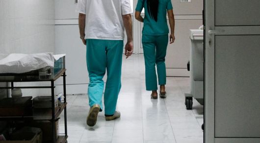 Neprimjeren odnos ljekara: Mlada majka umjesto terapije dobila savjet da temperaturu skida krompirom - featured image