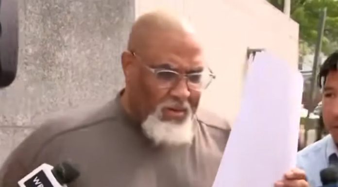 Oktriveno šta je direktor mrtvačnice radio s leševima: U sve upetljao i svoju ženu Oktriveno šta je direktor mrtvačnice radio s leševima: U sve upetljao i svoju ženu - featured image