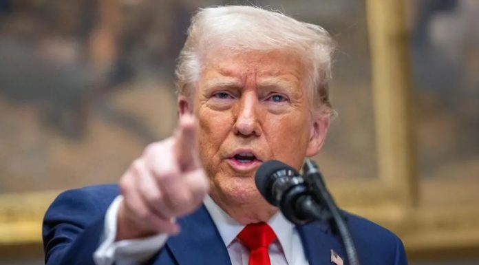 Trump šokirao svijet: Potpuno smo ih okružili, naređujem potpunu i sveobuhvatnu… Trump šokirao svijet: Potpuno smo ih okružili, naređujem potpunu i sveobuhvatnu... - featured image