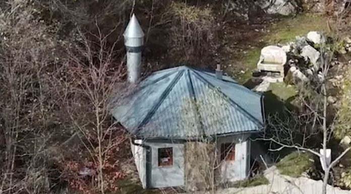 Znate li gdje se nalazi najmanja džamija u Bosni i Hercegovini? Znate li gdje se nalazi najmanja džamija u Bosni i Hercegovini? - featured image