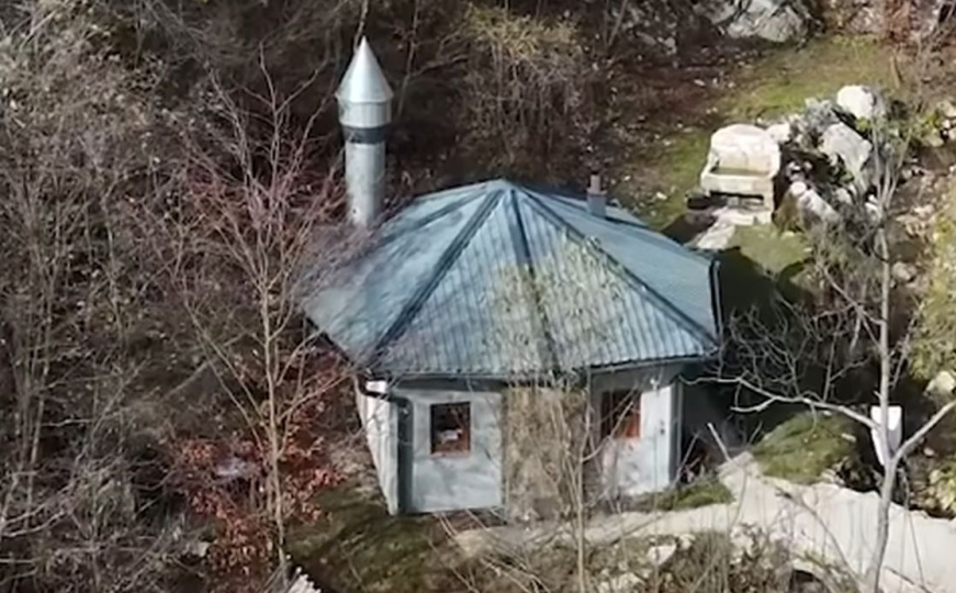 Znate li gdje se nalazi najmanja džamija u Bosni i Hercegovini? - featured image Znate li gdje se nalazi najmanja džamija u Bosni i Hercegovini? - featured image