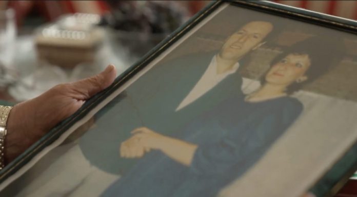 Ema Čekić tri decenije traga za mužem: “Ne znam hoću li izaći, čuvaj mi djecu” Ema Čekić tri decenije traga za mužem: "Ne znam hoću li izaći, čuvaj mi djecu" - featured image