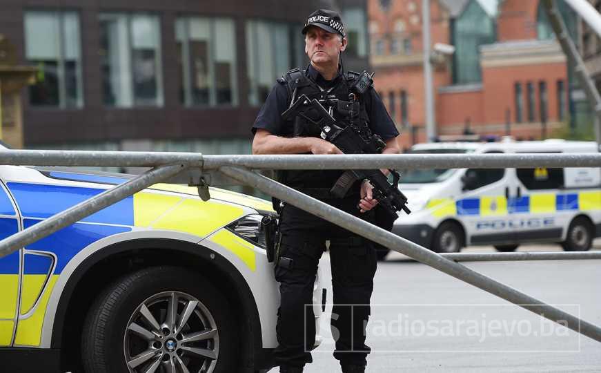 Užas u V. Britaniji: Englez optužen da je 13 godina drogirao suprugu i dovodio muškarce da je siluju - featured image