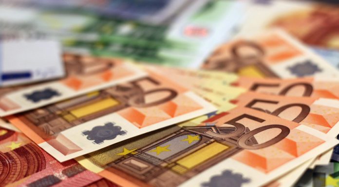 Sve se više zadužuju: I građani Njemačke dižu kredite za osnovne životne troškove Sve se više zadužuju: I građani Njemačke dižu kredite za osnovne životne troškove - featured image