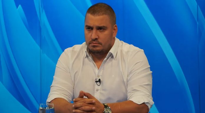 Zahiragić savjetuje Bošnjake: Kupujte stanove u Lukavici, prebacite i CIPS Zahiragić savjetuje Bošnjake: Kupujte stanove u Lukavici, prebacite i CIPS - featured image