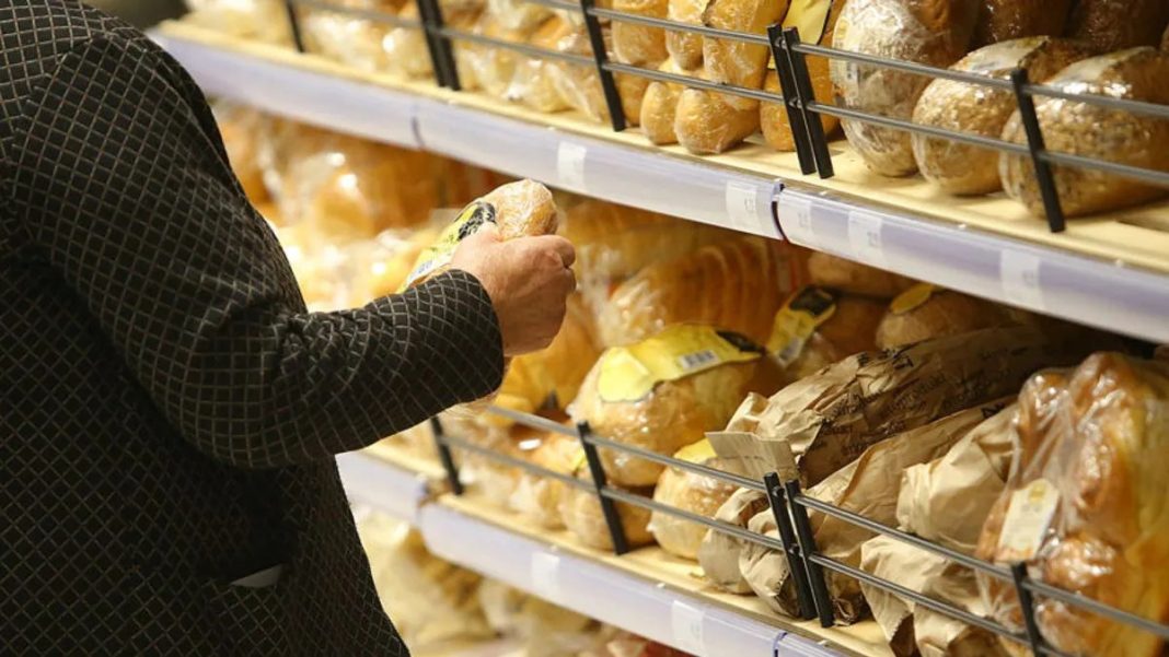 Uhapšena žena koja je stavljala žilete u hljeb u supermarketu - featured image