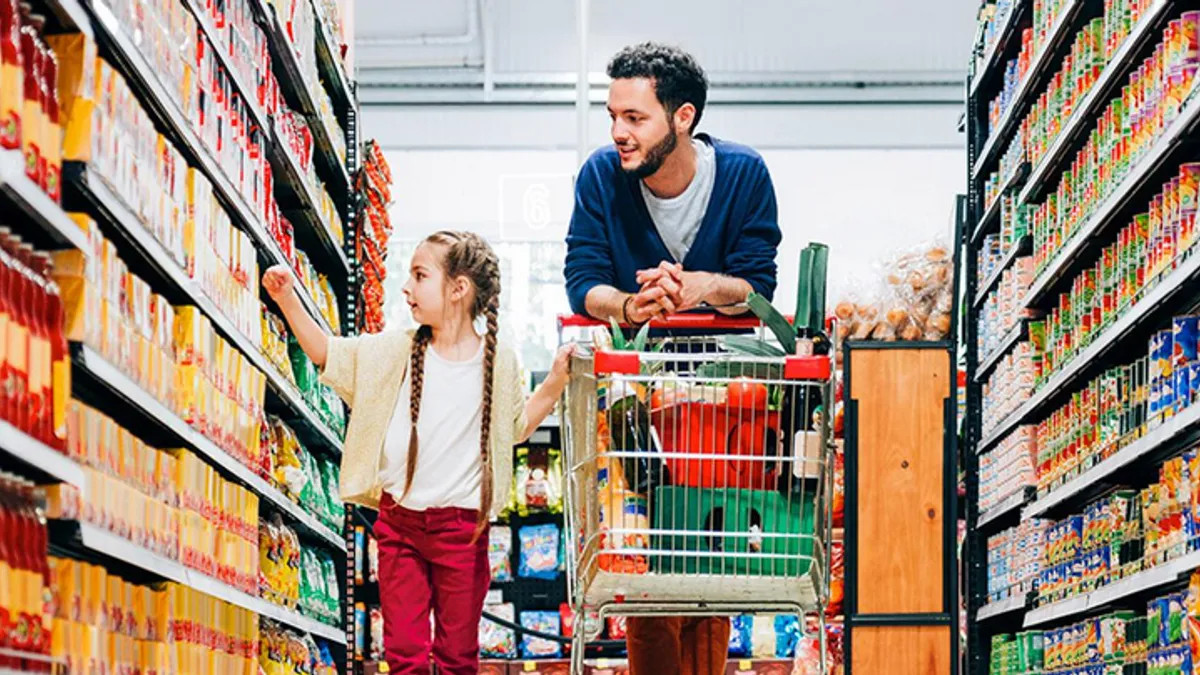 Nekad 7,4 kg mesa i 55,6 litara goriva za 100 KM: Koliko se danas može kupiti za taj iznos? - featured image Nekad 7,4 kg mesa i 55,6 litara goriva za 100 KM: Koliko se danas može kupiti za taj iznos? - featured image