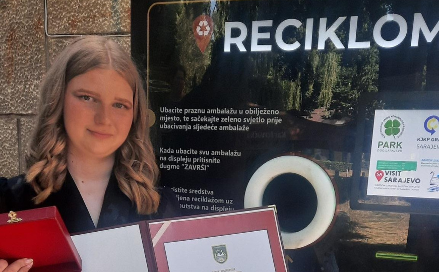 Malim koracima do velikih promjena: Lamija (13) skupila i reciklirala više od 10.000 plastičnih boca - featured image Malim koracima do velikih promjena: Lamija (13) skupila i reciklirala više od 10.000 plastičnih boca - featured image