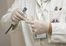 Pacijentica polila ljekara kiselinom, povrijeđene još četiri osobe: Drama u bolnici Pacijentica polila ljekara kiselinom, povrijeđene još četiri osobe: Drama u bolnici - featured image