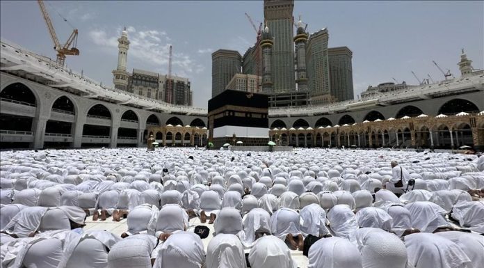 Bez telefona i kamera u svetim mjestima: Nova pravila za hadž 2026. Bez telefona i kamera u svetim mjestima: Nova pravila za hadž 2026. - featured image