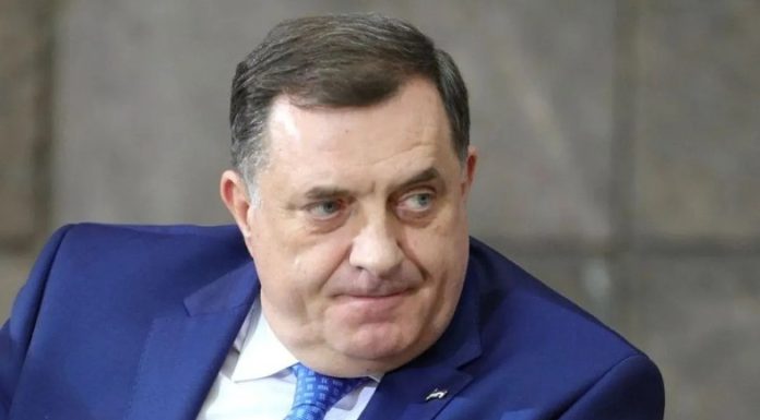 Pokrenuta istraga u još jednom predmetu protiv Dodika: Advokat prijavio bivšeg predsjednika RS-a Pokrenuta istraga u još jednom predmetu protiv Dodika: Advokat prijavio bivšeg predsjednika RS-a - featured image