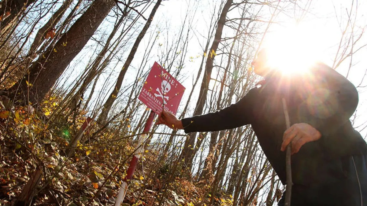 Demineri rizikuju živote, a dobili samo 15 KM povišice: Za to vrijeme direktor... - featured image