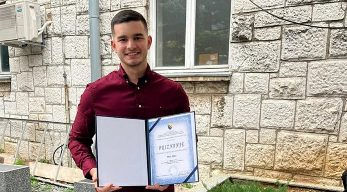 Mirza Aljić sa prosjekom 10,0: Akademski šampion iz Tuzle koji vraća vjeru u budućnost Savršeni Mirza Aljić sa prosjekom 10,0: Akademski šampion iz Tuzle koji vraća vjeru u budućnost - featured image