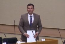 Stevandić (ponovo) izbacio Vukanovića sa sjednice: “Iznesite ga, psihijatrija je blizu” Stevandić (ponovo) izbacio Vukanovića sa sjednice: "Iznesite ga, psihijatrija je blizu" - featured image