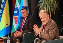 Bakir Izetbegović: Ono što vam ovaj put obećavam je – dva mandata, dupla plata i penzija Bakir Izetbegović: Ono što vam ovaj put obećavam je - dva mandata, dupla plata i penzija - featured image