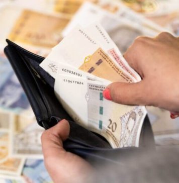 Lijep primjer iz bh. grada: Penzionerima uz decembarsku penziju još po 100 KM, studentima 500 Lijep primjer iz bh. grada: Penzionerima uz decembarsku penziju još po 100 KM, studentima 500 - featured image