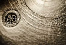 Riješite se neugodnih mirisa za par minuta: Dovoljno je da ovo prospete u sudoper Riješite se neugodnih mirisa za par minuta: Dovoljno je da ovo prospete u sudoper - featured image