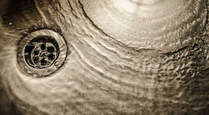 Riješite se neugodnih mirisa za par minuta: Dovoljno je da ovo prospete u sudoper Riješite se neugodnih mirisa za par minuta: Dovoljno je da ovo prospete u sudoper - featured image