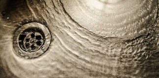 Riješite se neugodnih mirisa za par minuta: Dovoljno je da ovo prospete u sudoper Riješite se neugodnih mirisa za par minuta: Dovoljno je da ovo prospete u sudoper - featured image