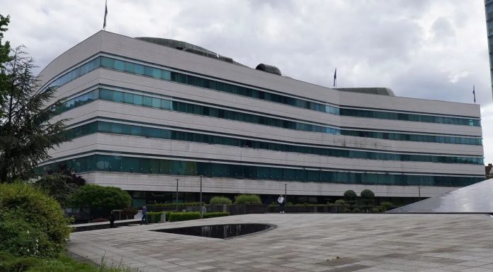 Institucijama BiH tijesna zgrada od tri miliona KM: Kupuju još jednu za 2.100.000 maraka Institucijama BiH tijesna zgrada od tri miliona KM: Kupuju još jednu za 2.100.000 maraka - featured image