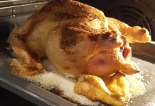 Pečeno pile na kilogramu soli: TikTok je poludio za ovim receptom Pečeno pile na kilogramu soli: TikTok je poludio za ovim receptom - featured image