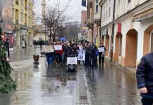 ‘Bruka i sramota! Povećanja mjesečnih primanja premijeru FBiH 1.000 KM, a penzioneru 25 KM’ 'Bruka i sramota! Povećanja mjesečnih primanja premijeru FBiH 1.000 KM, a penzioneru 25 KM' - featured image