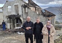 Po drugi put ostali bez doma: Pomozi.ba pokrenuo apel za izgradnju kuće porodici Mujić Po drugi put ostali bez doma: Pomozi.ba pokrenuo apel za izgradnju kuće porodici Mujić - featured image