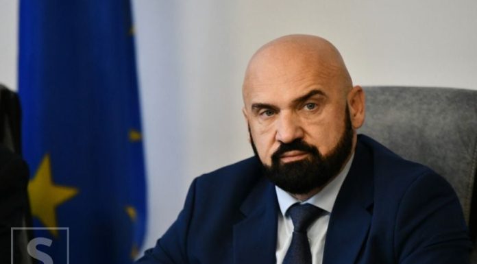 Ramo Isak: “Ako budem kandidat za Predsjedništvo BiH, pobijedit ću. Alija ne bi bio u ovakvoj SDA” Ramo Isak: "Ako budem kandidat za Predsjedništvo BiH, pobijedit ću. Alija ne bi bio u ovakvoj SDA" - featured image