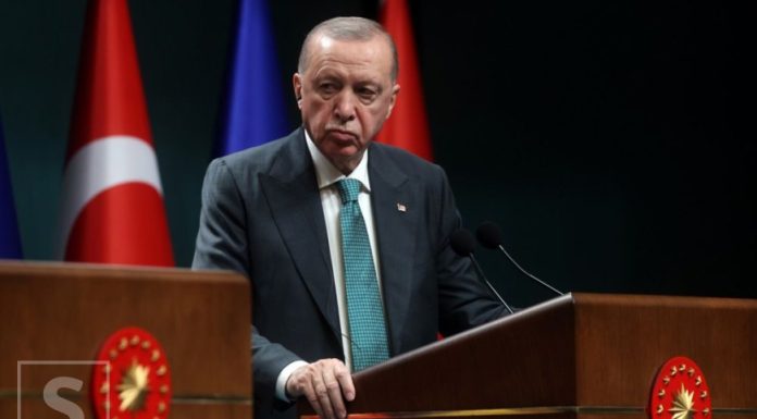 Erdogan pred diplomatama u Ankari: Masakri u BiH i svijetu pokazuju da sistem štiti samo moćne Erdogan pred diplomatama u Ankari: Masakri u BiH i svijetu pokazuju da sistem štiti samo moćne - featured image