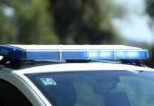 Ubio roditelje, pa skočio sa balkona! Nezapamćena tragedija, komšije zatekle tijelo na pločniku Ubio roditelje, pa skočio sa balkona! Nezapamćena tragedija, komšije zatekle tijelo na pločniku - featured image