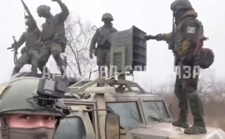 Širi se snimak ruskih vojnika u Pokrovsku: Pogledajte šta rade opkoljenim ukrajinskim borcima - featured image