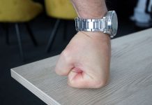 Jezive prijetnje u školi: Učenik zbog ocjene najavio masakr, ovo je uradio pred svima Jezive prijetnje u školi: Učenik zbog ocjene najavio masakr, ovo je uradio pred svima - featured image