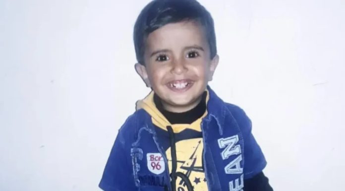 Pomozimo preslatkom dječaku iz Gaze koji ima samo 2,5 godine: Oslonac su mu mama i sestra Pomozimo preslatkom dječaku iz Gaze koji ima samo 2,5 godine: Oslonac su mu mama i sestra - featured image