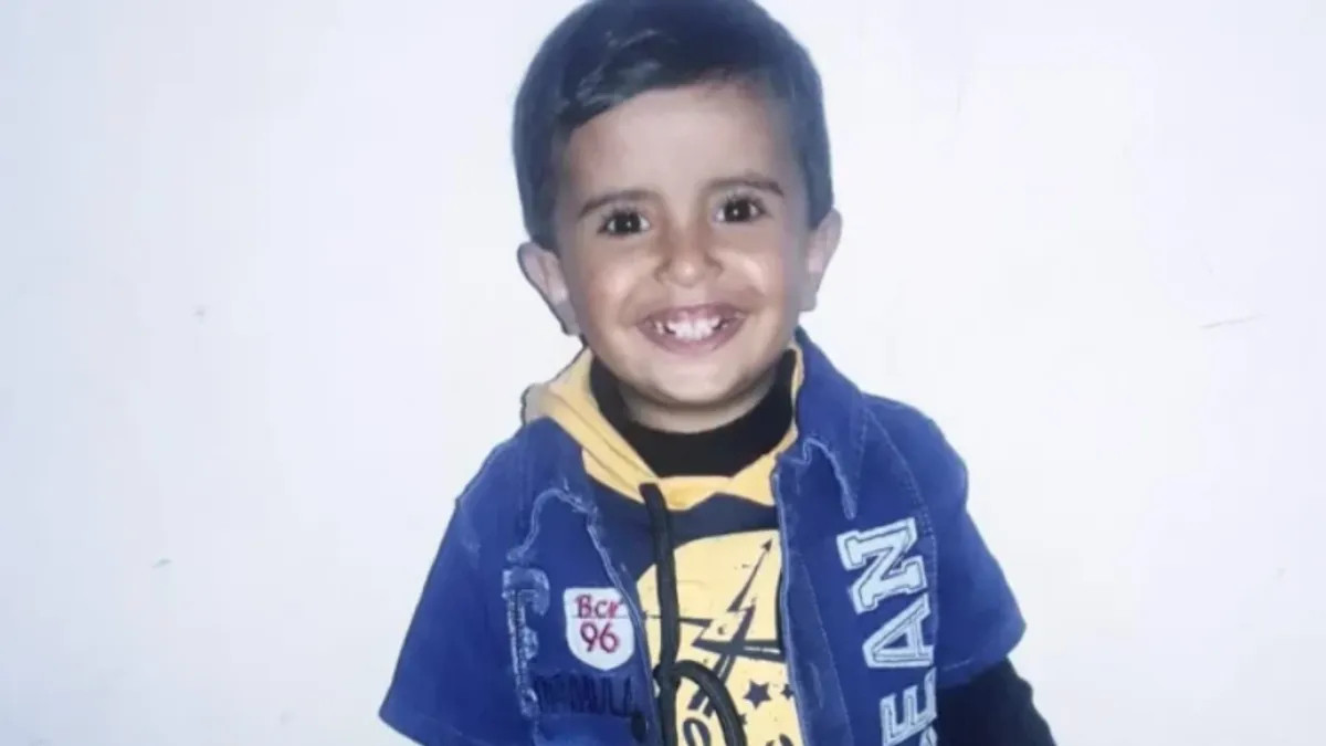 Pomozimo preslatkom dječaku iz Gaze koji ima samo 2,5 godine: Oslonac su mu mama i sestra - featured image Pomozimo preslatkom dječaku iz Gaze koji ima samo 2,5 godine: Oslonac su mu mama i sestra - featured image