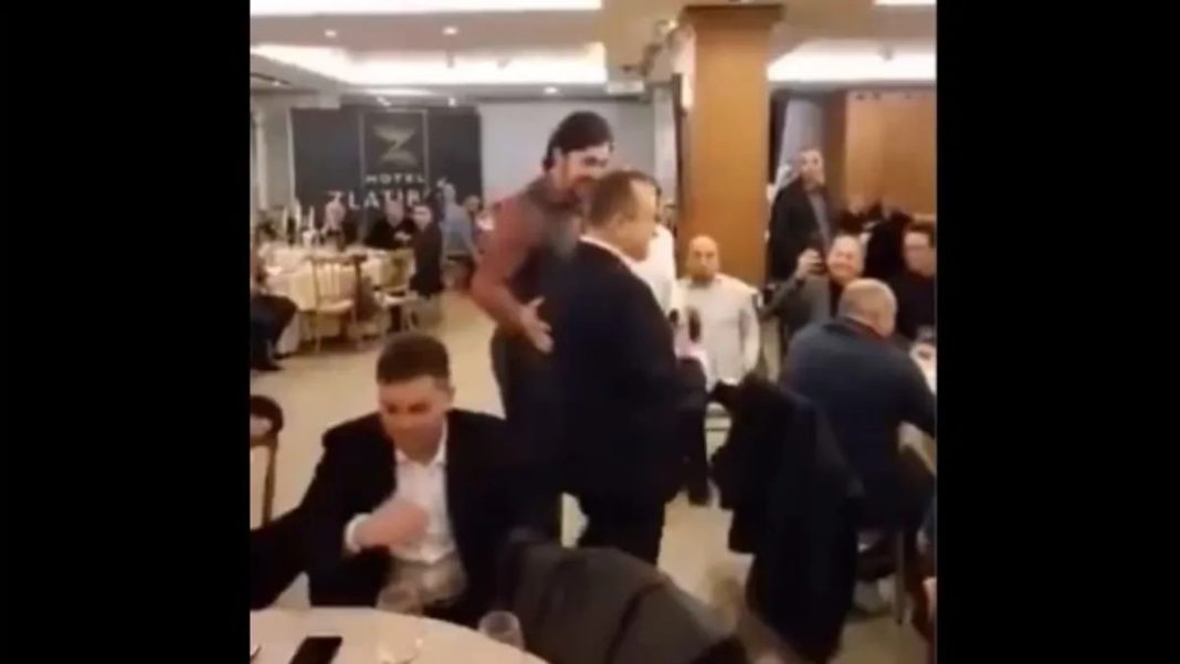 Snimak zgrozio javnost: Unuk Slobodana Miloševića i Ivica Dačić pjevaju pjesmu 'balkanskom kasapinu' - featured image