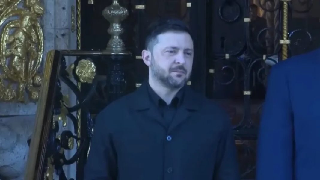 Nije mogao sakriti ogorčenost: Neočekivan odgovor Trumpa zaprepastio Zelenskog pred kamerama - featured image