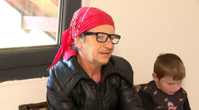 Priča Hanife rasplakala cijelu BiH: Unuke sad imaju topli dom dostojan života Priča Hanife rasplakala cijelu BiH: Unuke sad imaju topli dom dostojan života - featured image