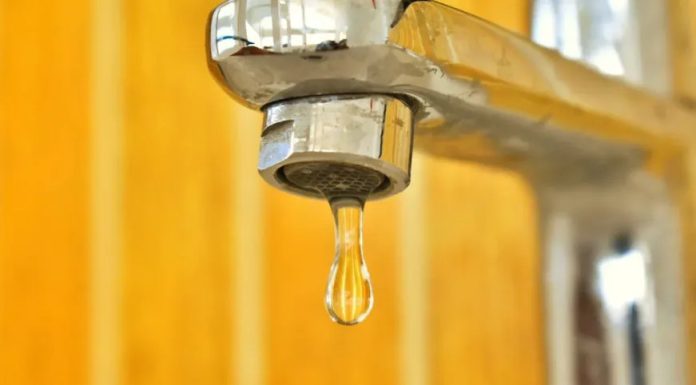 Riješite se kamenca na slavini jednom zauvijek: Prirodno rješenje za blistavo kupatilo Riješite se kamenca na slavini jednom zauvijek: Prirodno rješenje za blistavo kupatilo - featured image