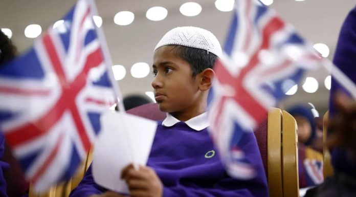 Za mnoge muslimane Velika Britanija je postala neprijateljski dom Za mnoge muslimane Velika Britanija je postala neprijateljski dom - featured image