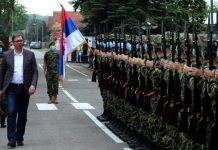 Vučić jača vojsku, najavio desetine hiljada dronova kamikaza: “Daleko smo ispred svih u regiji” Vučić jača vojsku, najavio desetine hiljada dronova kamikaza: "Daleko smo ispred svih u regiji" - featured image