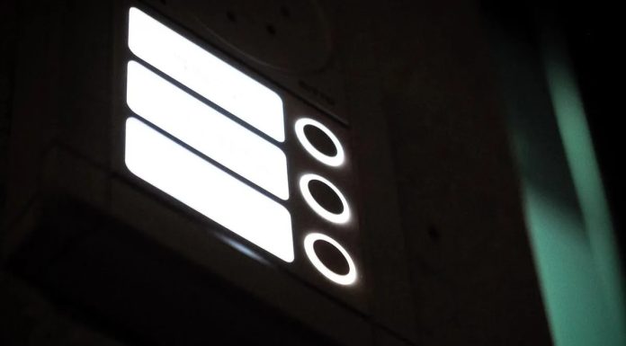 Njemačka ne prašta: Jedan potez na vratima i kazna skoro 10.000 KM Njemačka ne prašta: Jedan potez na vratima i kazna skoro 10.000 KM - featured image