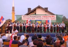 SRBI ODUŠEVILI BOŠNJAKE Nakon što je počeo ezan, KUD iz Srbije stao sa igrom! Pogledajte taj momenat! (VIDEO) SRBI ODUŠEVILI BOŠNJAKE Nakon što je počeo ezan, KUD iz Srbije stao sa igrom! Pogledajte taj momenat! (VIDEO) - featured image