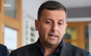 Vukanović nakon izbora: Dodik i Karan su bili tužni kao na sahrani, ne bi bili smrknuti da su pobijedili Vukanović nakon izbora: Dodik i Karan su bili tužni kao na sahrani, ne bi bili smrknuti da su pobijedili - featured image