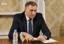 “NEVJEROVATNO! Nakon skidanja sankcija Dodik pozvan u Vašington – Je li ovo dokaz da je ‘Troјka’ izdala Bosnu?!” “NEVJEROVATNO! Nakon skidanja sankcija Dodik pozvan u Vašington – Je li ovo dokaz da je ‘Troјka’ izdala Bosnu?!” - featured image