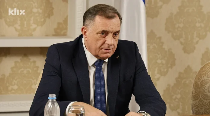 “NEVJEROVATNO! Nakon skidanja sankcija Dodik pozvan u Vašington – Je li ovo dokaz da je ‘Troјka’ izdala Bosnu?!” “NEVJEROVATNO! Nakon skidanja sankcija Dodik pozvan u Vašington – Je li ovo dokaz da je ‘Troјka’ izdala Bosnu?!” - featured image