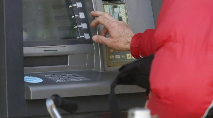 Policija upozorava na novu prijevaru: Instalirao aplikaciju, pa ostao bez gotovo 100.000 KM Policija upozorava na novu prijevaru: Instalirao aplikaciju, pa ostao bez gotovo 100.000 KM - featured image