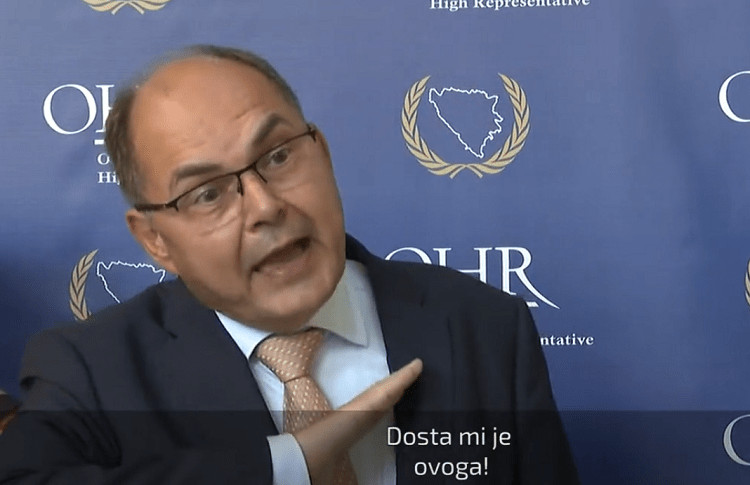 Schmidt poslao poruku bh. političarima: Do kraja sedmice MORATE OVO… - featured image Schmidt poslao poruku bh. političarima: Do kraja sedmice MORATE OVO… - featured image