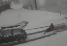 Kako Bosanci čiste snijeg: Sve što treba je Golf i ovaj ‘izum’ Kako Bosanci čiste snijeg: Sve što treba je Golf i ovaj 'izum' - featured image