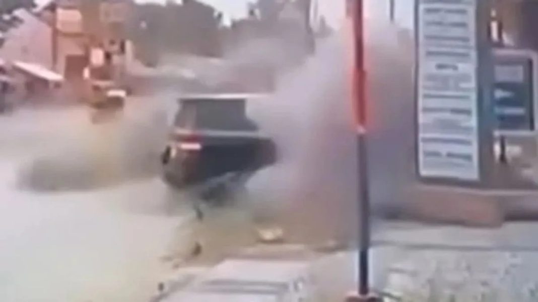 Scena kao u filmovima: Gradonačelnika gađali raketom! - featured image Scena kao u filmovima: Gradonačelnika gađali raketom! - featured image